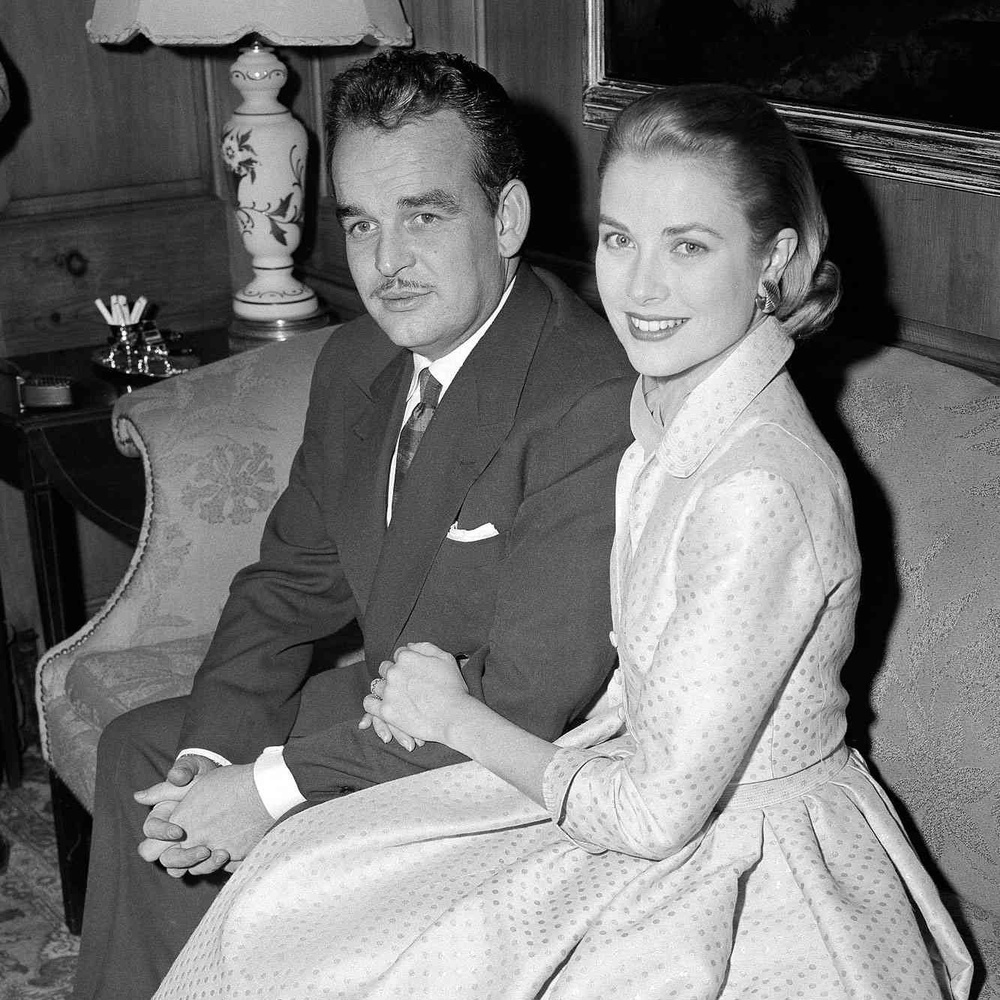 من هو الأمير الذي وصل إلى حكم إمارة موناكو بطريقة معقدة