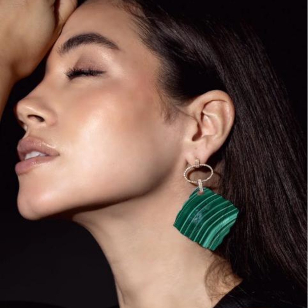 أحجار كريمة تليق بالمرأة التي تعشق المغامرة