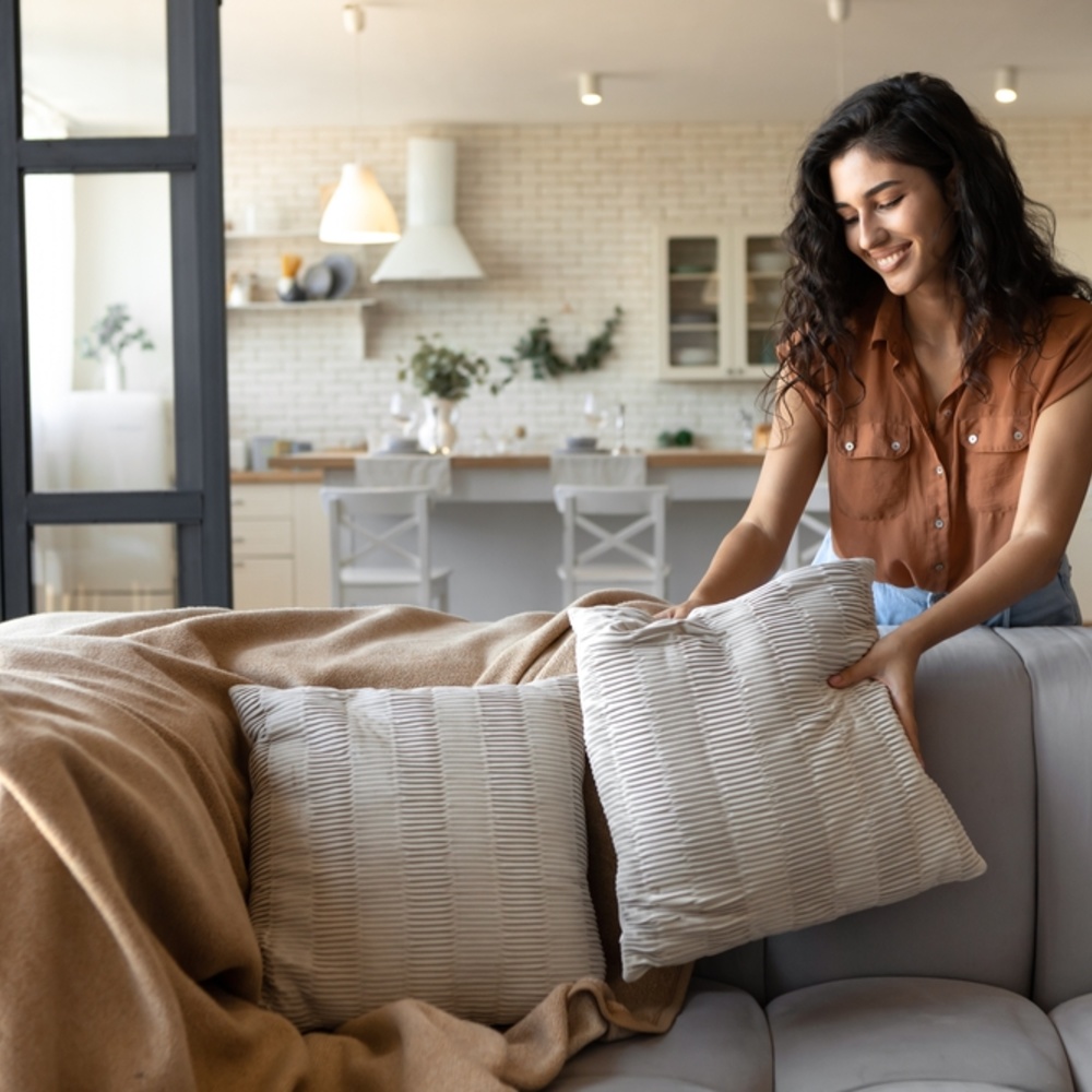 الاحتفاظ بدفء غرفة المعيشة في الشتاء قد يحتاج إلى تصميمها بالعناصر المناسبة