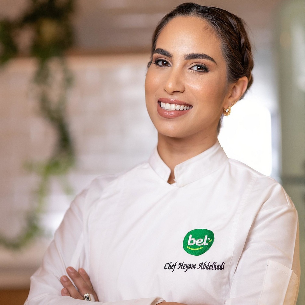 الشيف هيام عبد الهادي ل"هي: والدتي مصدرٌ رئيسي للإلهام والمرونة في رحلتي.. ولا يغفر الناس الأكل السيء