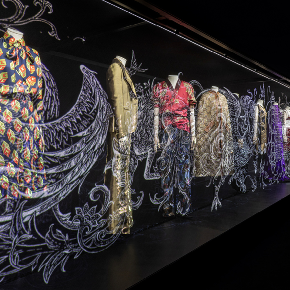 GUCCI COSMOS... معرض يكتب أنشودة لإبداع دار "غوتشي"