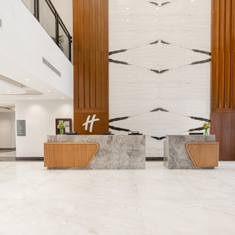 فندق هوليداي إن الرياض يقدم مفهوم الاوبن لوبي الأول من نوعه في الشرق الأوسط 