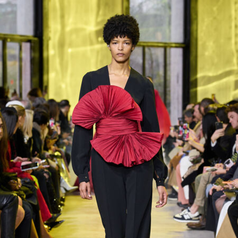 تصميم من إيلي صعب