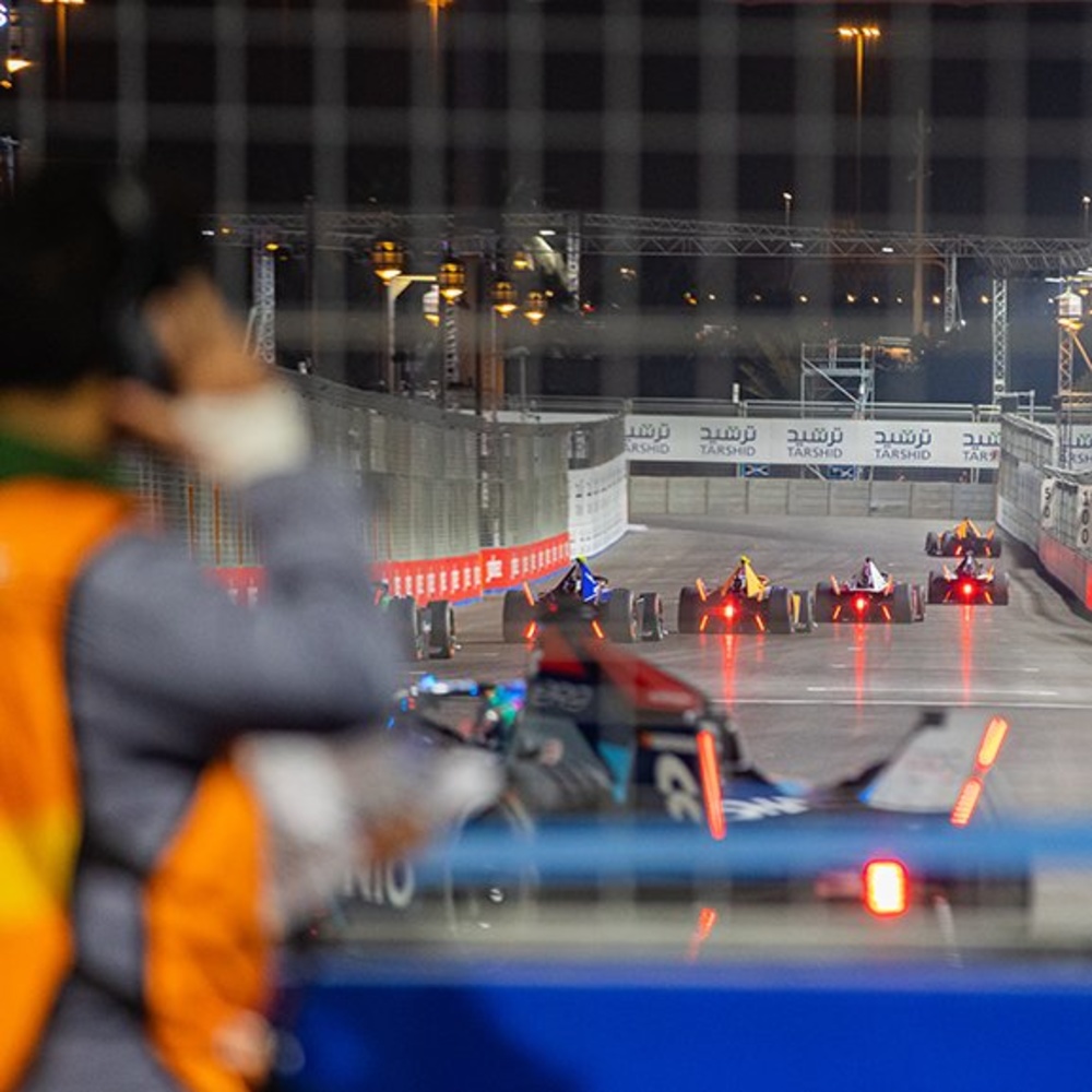 لا تفوتي فرصة الدخول لعالم رياضة المحركات في فعالية Girls on Track في الدرعية 