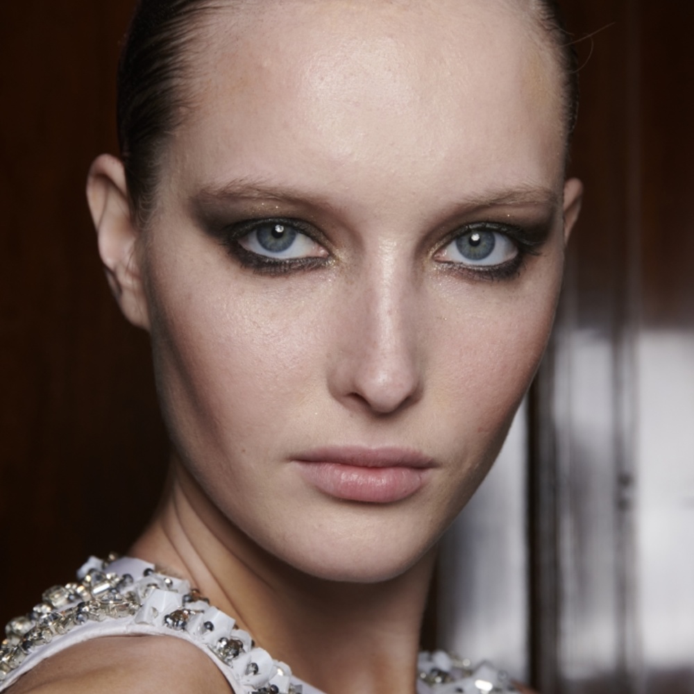 ما هي الطريقة الصحيحة للعناية بالبشرة