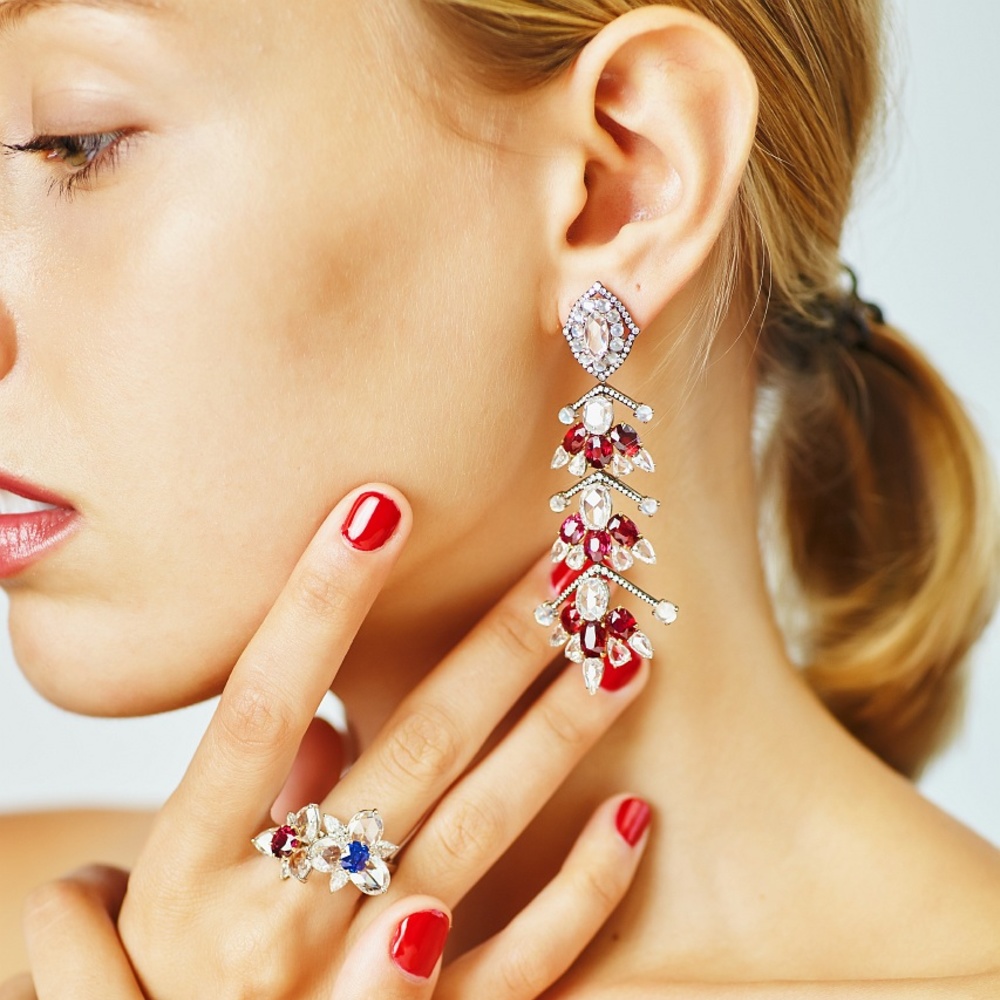 مجوهرات احجار كريمة