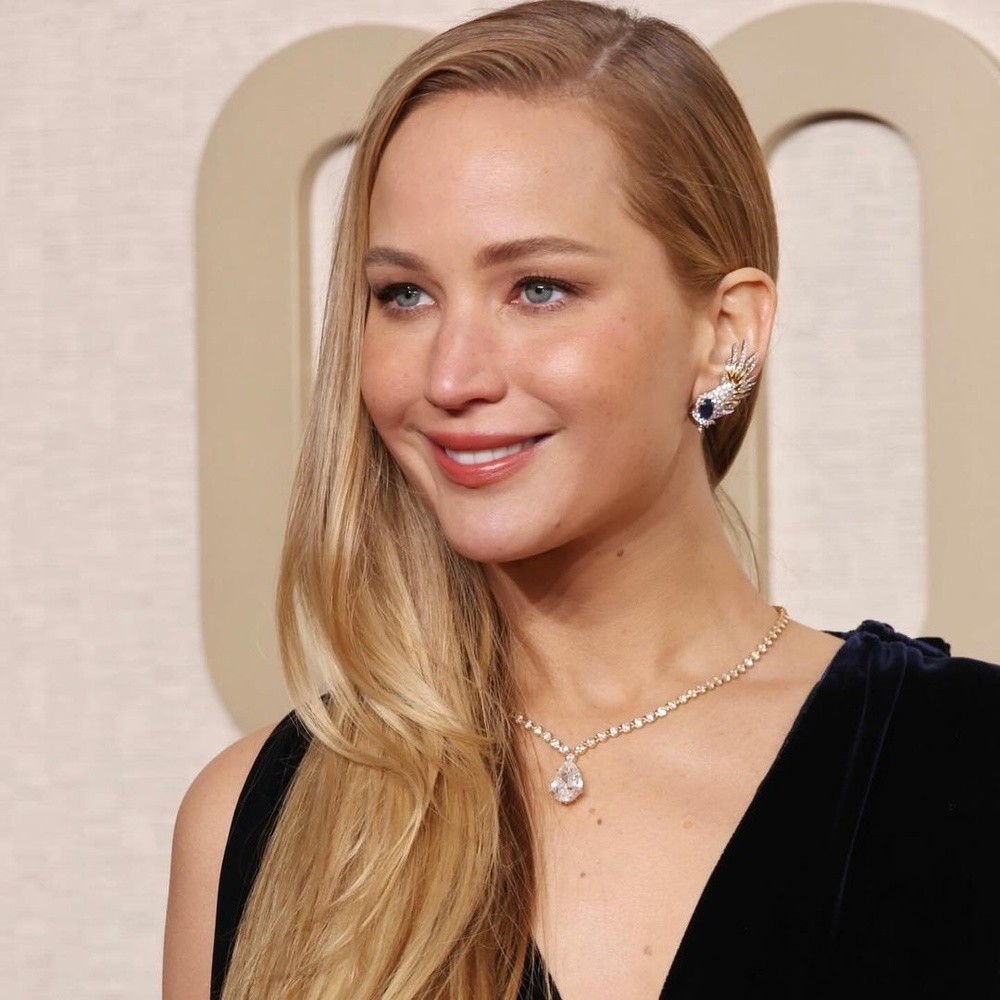 أجمل رسمات المكياج البني في شتاء 2024 بأسلوب إطلالة جينيفر لورانس