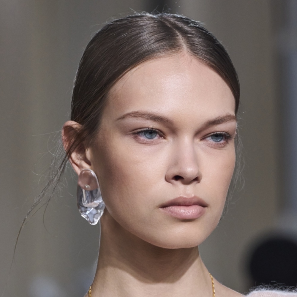 تحدّي اللمعان ب7 مكونات طبيعية تحدّ الدهون وتضفي إشراقة لا مثيل لها