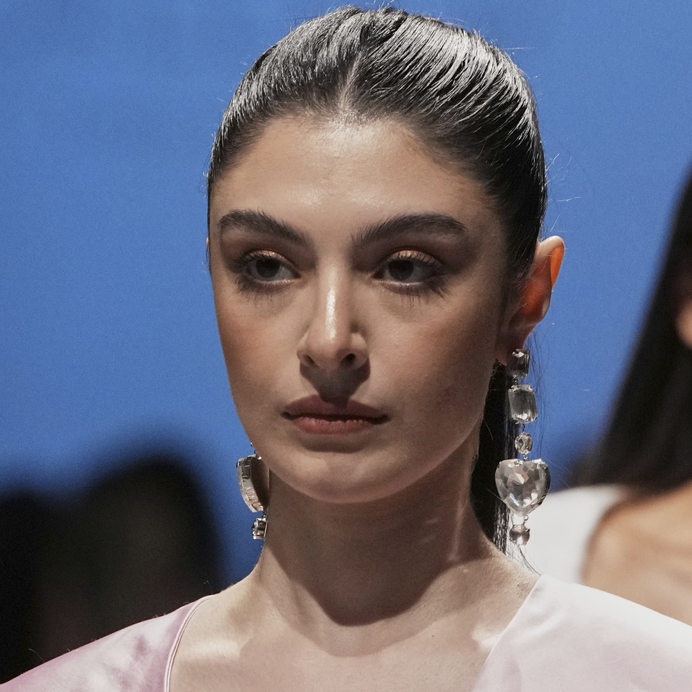 متى تؤدي عمليات شد الوجه إلى تشوهات في البشرة؟