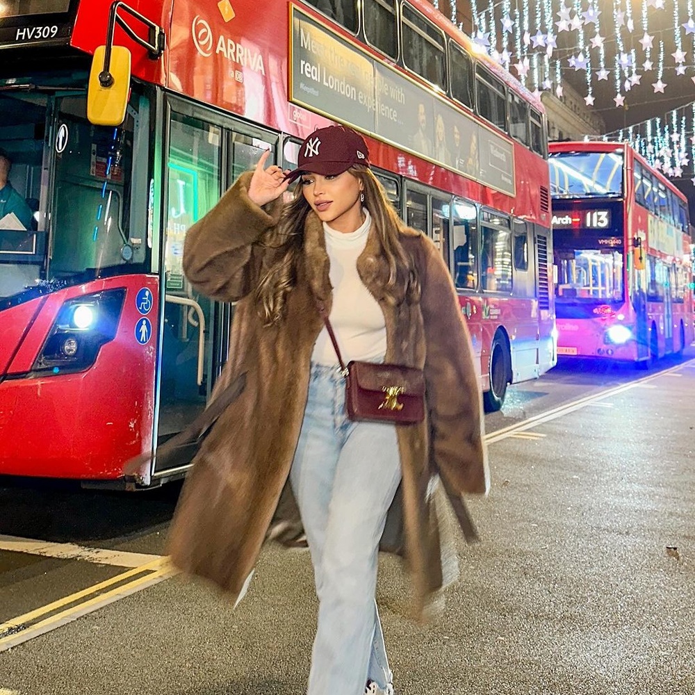 إطلالات كاجوال شتوية من وحي النجمات