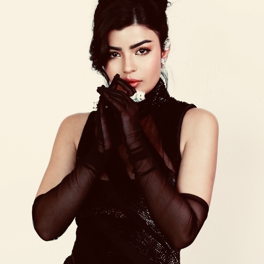 ميلا الزهراني تخطف الأنظار في حفل الـEmmy awards