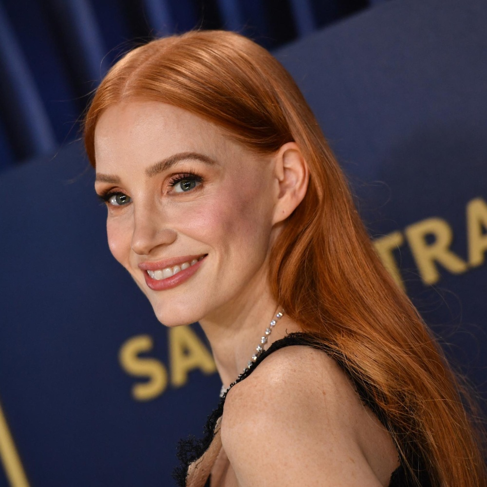 إطلالة Jessica Chastain برسمات المكياج البني