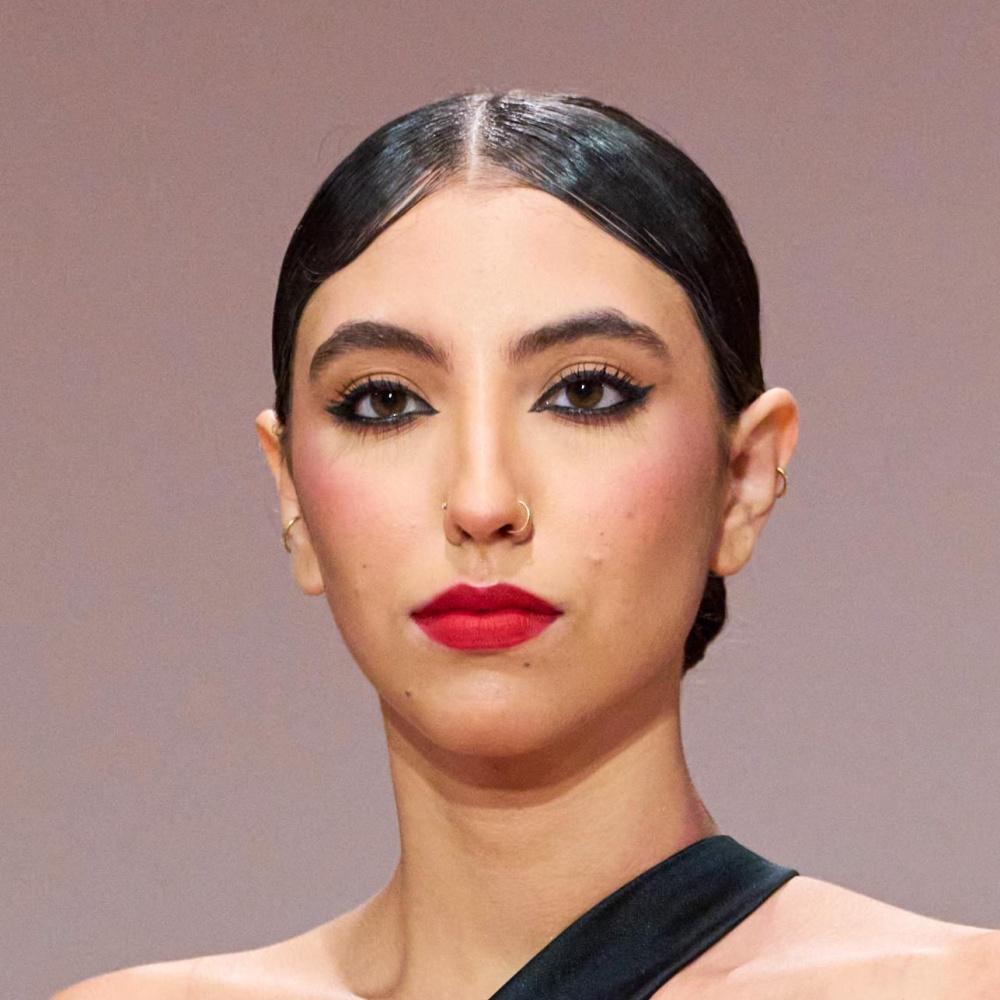 سر شبابك بين أناملك..تجنبي أخطاء المكياج لتظهري بمظهر أصغر وأكثر حيوية