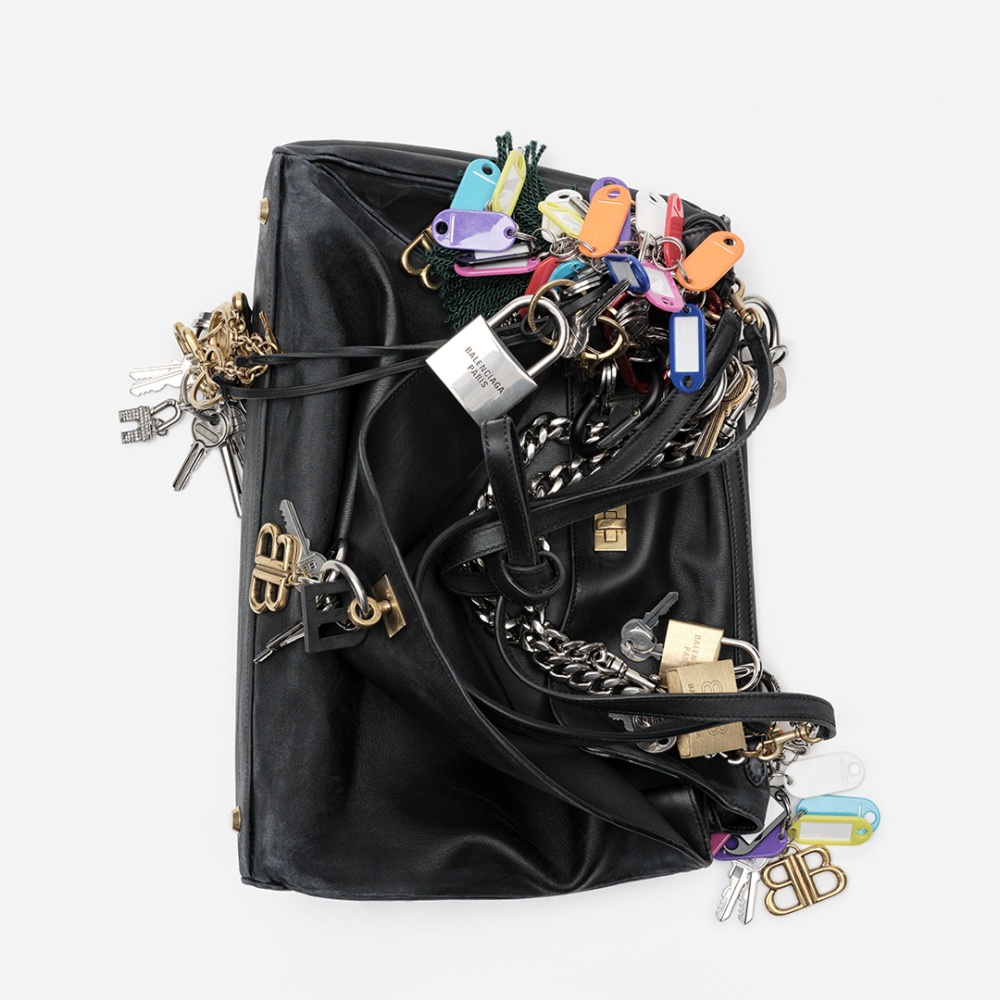 حقيبة مميّزة من Balenciaga