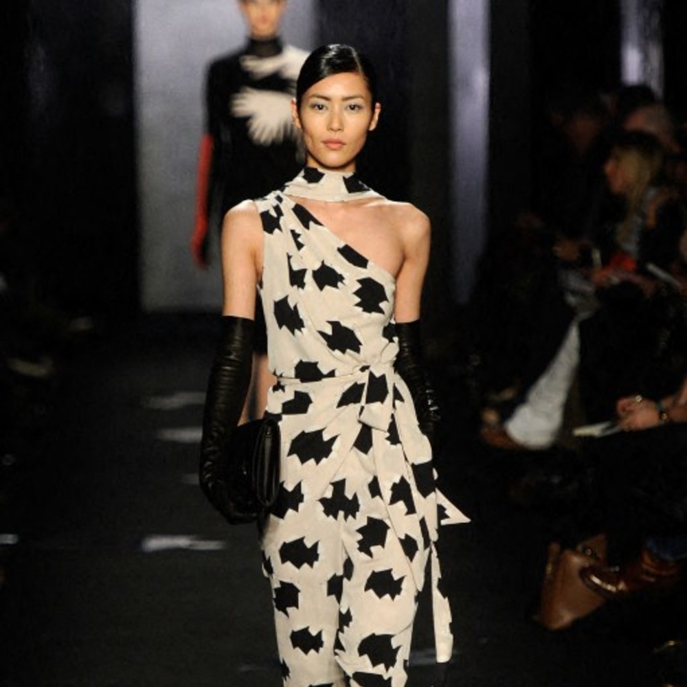 فستان wrap dress لم يفقد بريقه على مرّ السنوات... ومصممة ارتبط اسمها بهذا التصميم الأيقوني