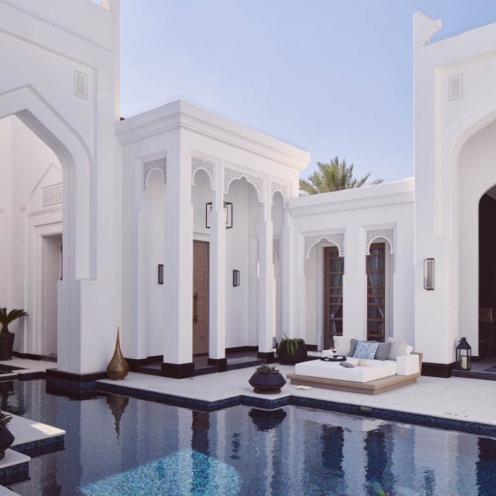 منتجع رافلز قصر العرين البحرين يفتتح سبا فيلا بالتعاون مع عيادة دكتور بورجنر سويسرا