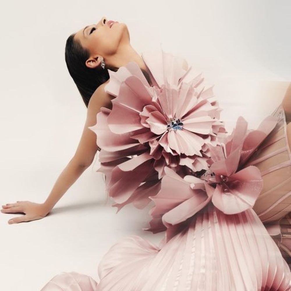 شربل زوي لـ "هي": خصصت تصاميميالأخيرة لعروس تنبض حباً لـ بيروت في يوم خطوبتها