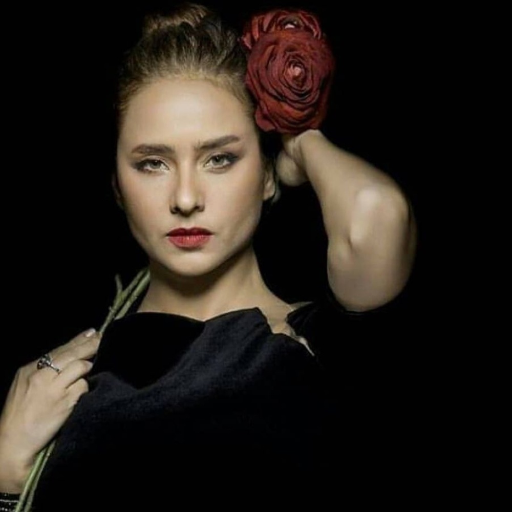 مجوهرات نجمات عرب ناصرنّ المرأة في أعمالهنّ الفنية