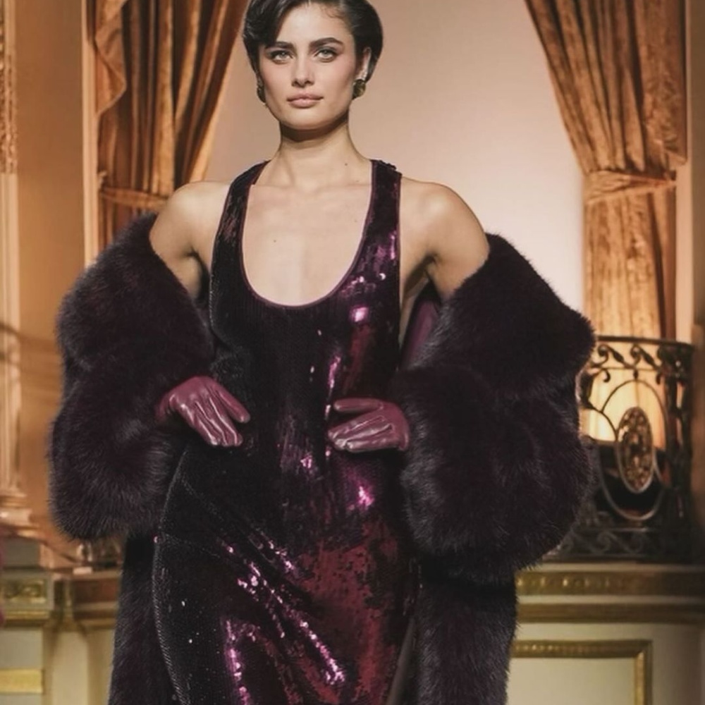 مجوهرات تايلور هيل