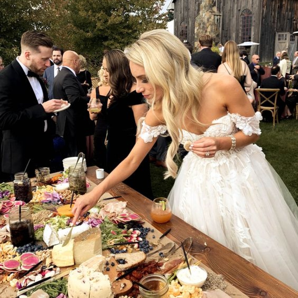 منعاً لهدر الطعام.. 3 أفكار للتصرف ببقايا طعام حفل الزفاف