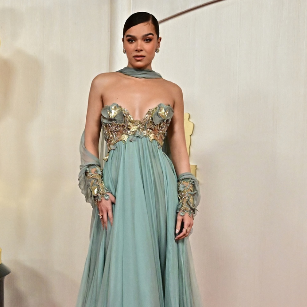 أناقة النجمات العالميات في حفل جوائز الأوسكار 2024 بتوقيع أهم المصممين العرب