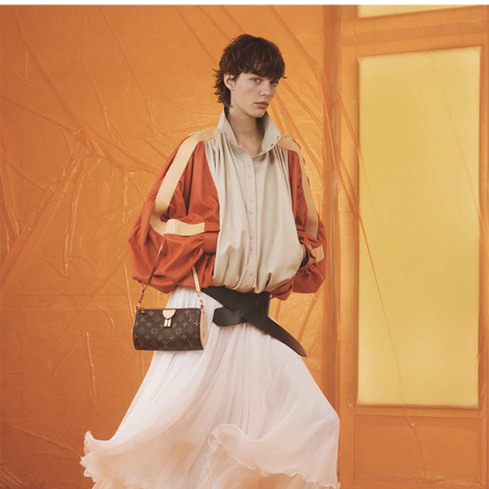 جلسة تصويرية خاصة بـ"لويس فويتون " LOUIS VUITTON بعنوان تناقض أنثوي صارخ