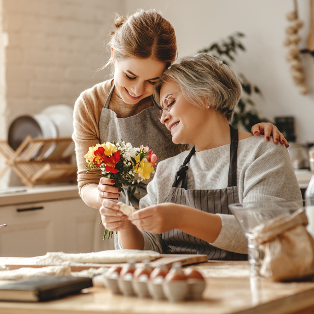 تقربي من والدة زوجك