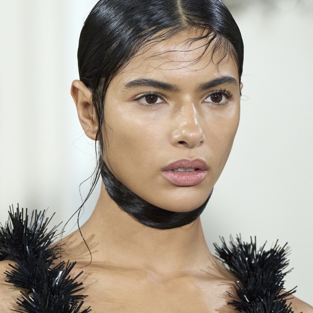 عملية تصغير الشفايف الكبيرة..كيف تتم بأحدث الطرق التجميلية؟