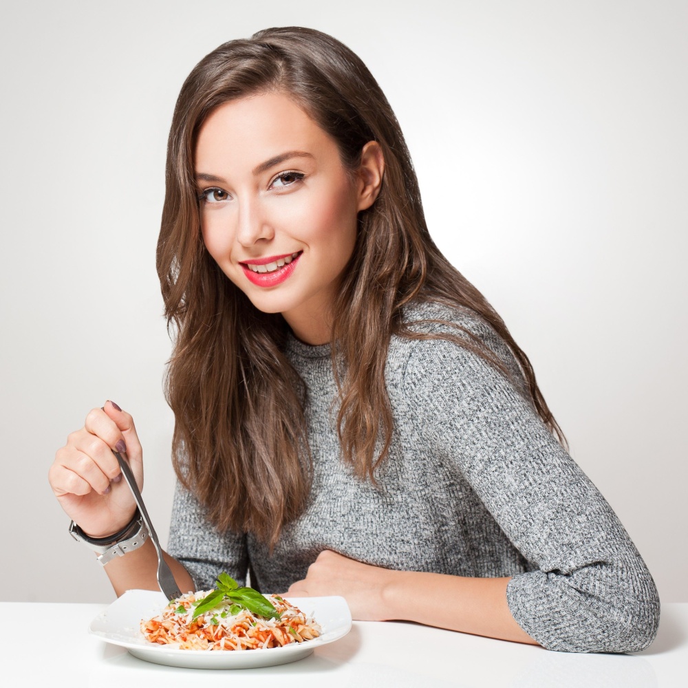 يجب تعزيز المناعة بتناول الأطعمة العنية بفيتامين سي وهـ والحديد والأوميغا3