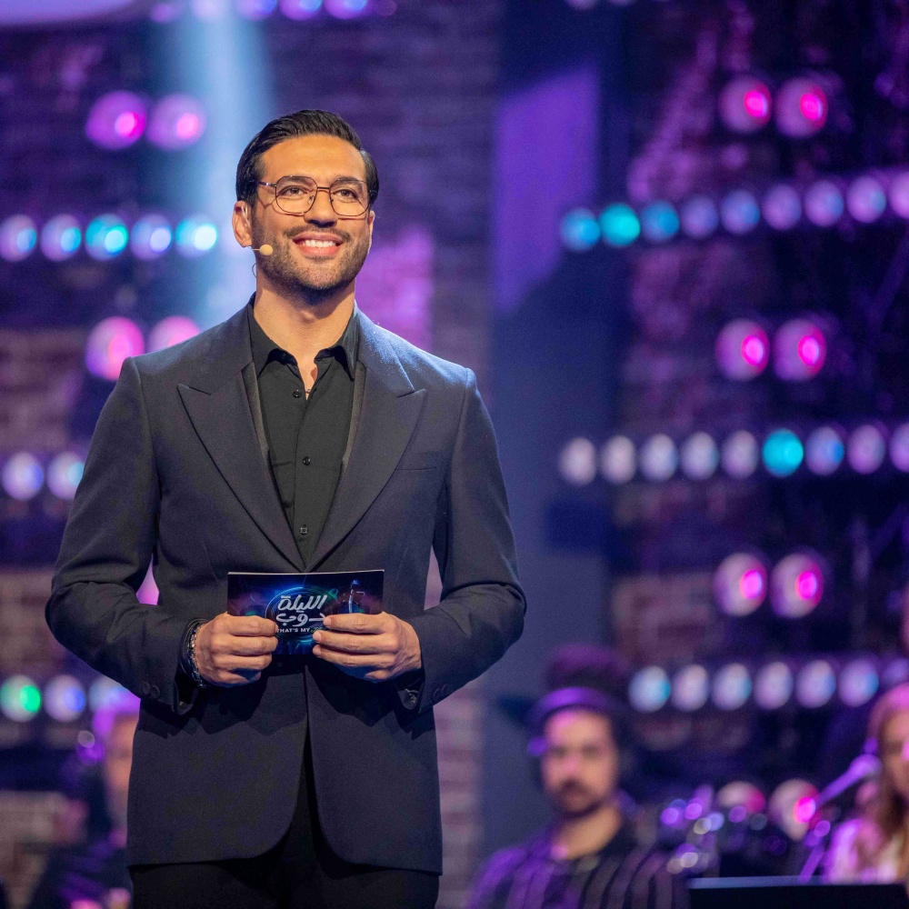 حسن الرداد يُخوض تجربة المذيع في برنامج 