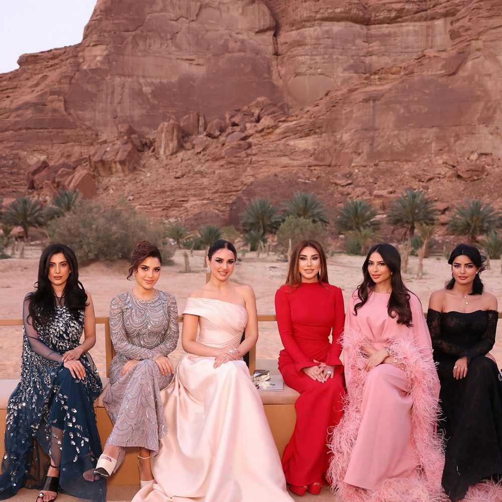 خاص "هي": هكذا قدم المصمم اللبناني رامي قاضي من قلب العلا مجموعة "المرايا" لربيع وصيف 2024