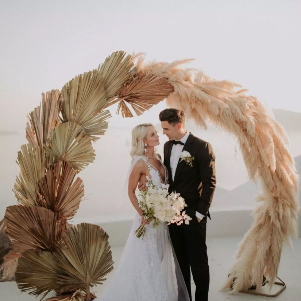 أفكار رائعة لأقواس ديكور حفلات الزفاف بأعشاب الحلفا