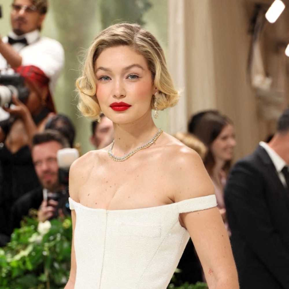 تصاميم مجوهرات النجمات برّاقة في شهد حفل Met Gala 2024 ستدخل التاريخ