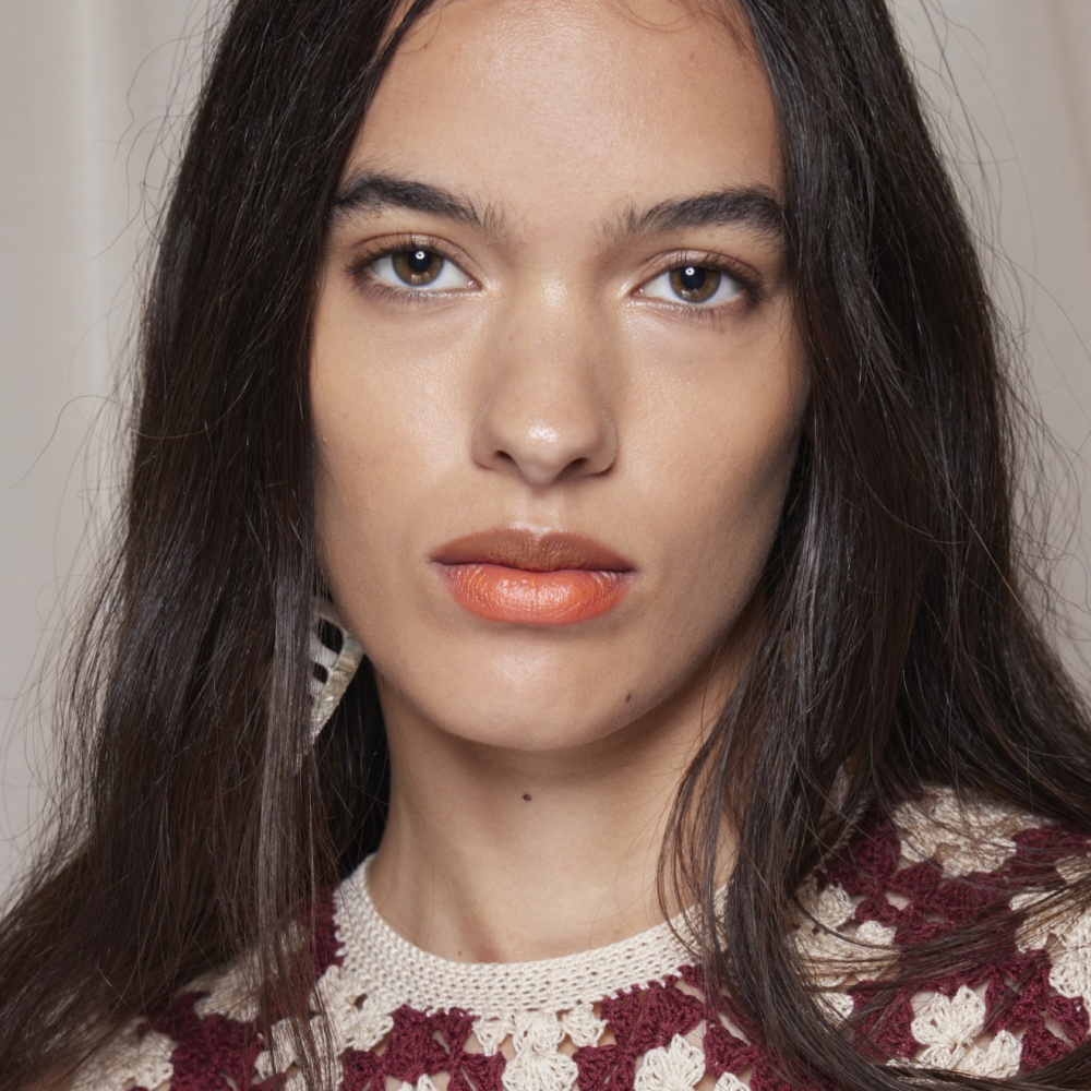 استعيدي لون شعرك بالسحر الطبيعي بمكونات بسيطة وفعّالة