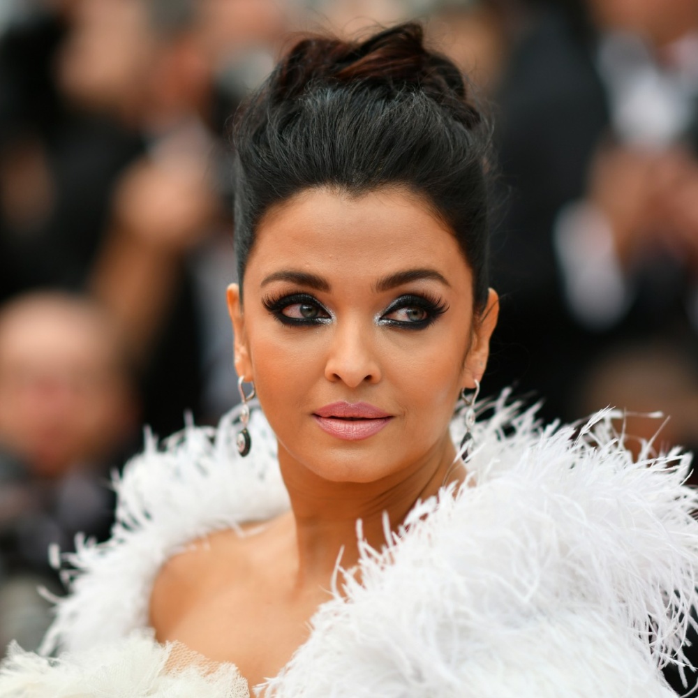 صيحة الظلال السموكي بأسلوب Aishwarya Rai عام 2019