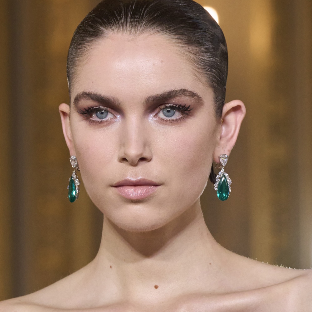 أبرز تقنيات تجميلية لشد الوجه واستعادة نضارة البشرة في موسم الصيف