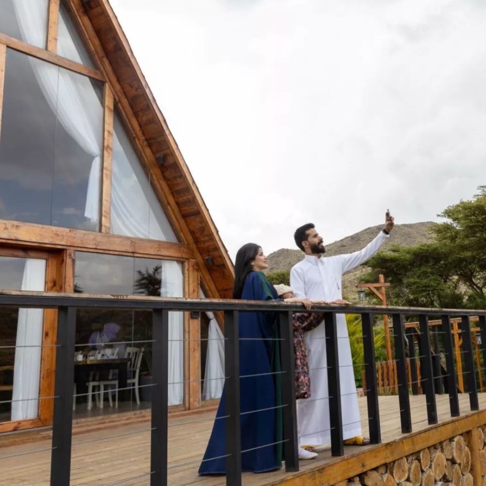 لتجربة رومانسية لا تنسى.. إليكم أجمل الأكواخ الريفيه في عسير