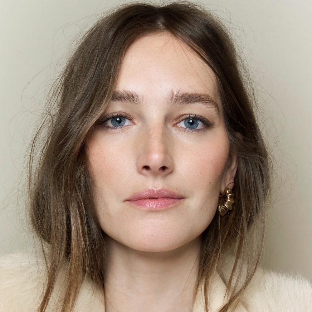 5 أخطاء شائعة تدمر روتين العناية ببشرتكِ في السفر... احذريها