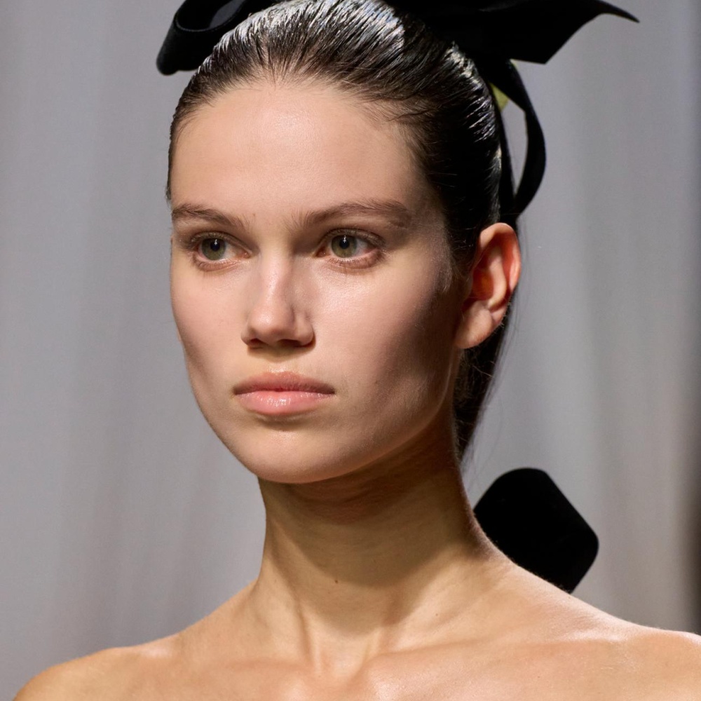 رحلة بدون شوائب.. اكتشفي أسرار السيطرة على حب الشباب أثناء مغامرات السفر