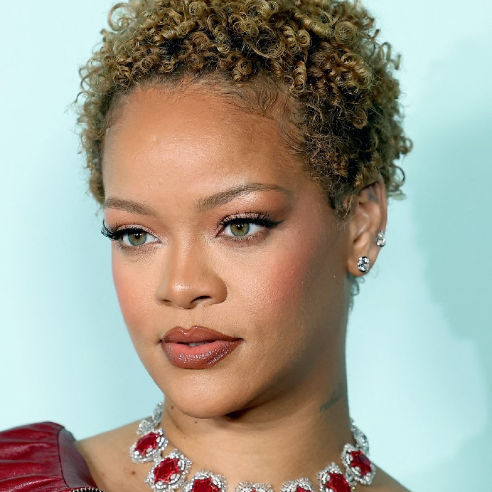 سر توهج ريهانا بهذه الخطوات في العناية ببشرتها..تعرفي عليها