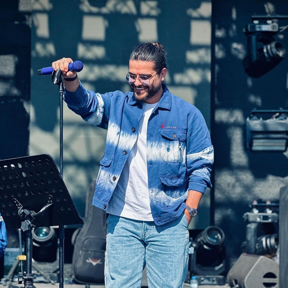 ناصيف زيتون على خشبة المسرح