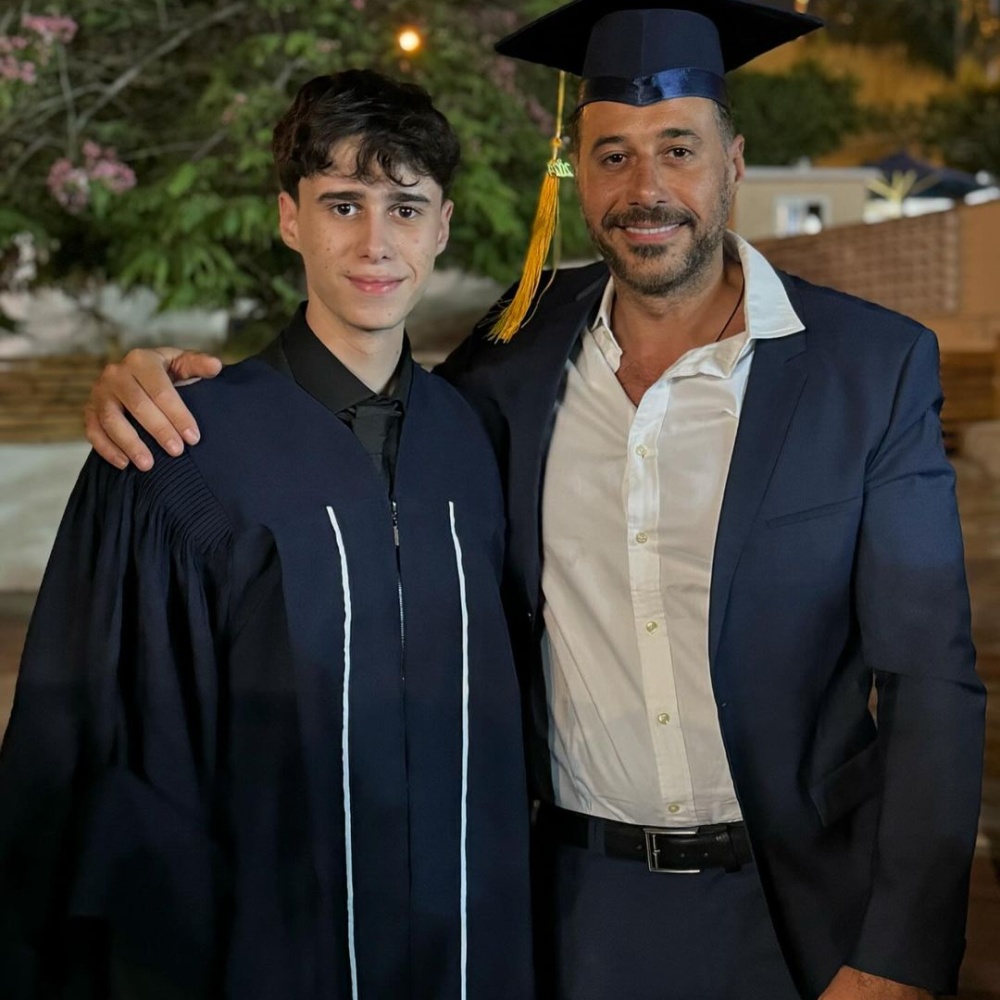 أحمد السعدني في حفل تخرج نجله