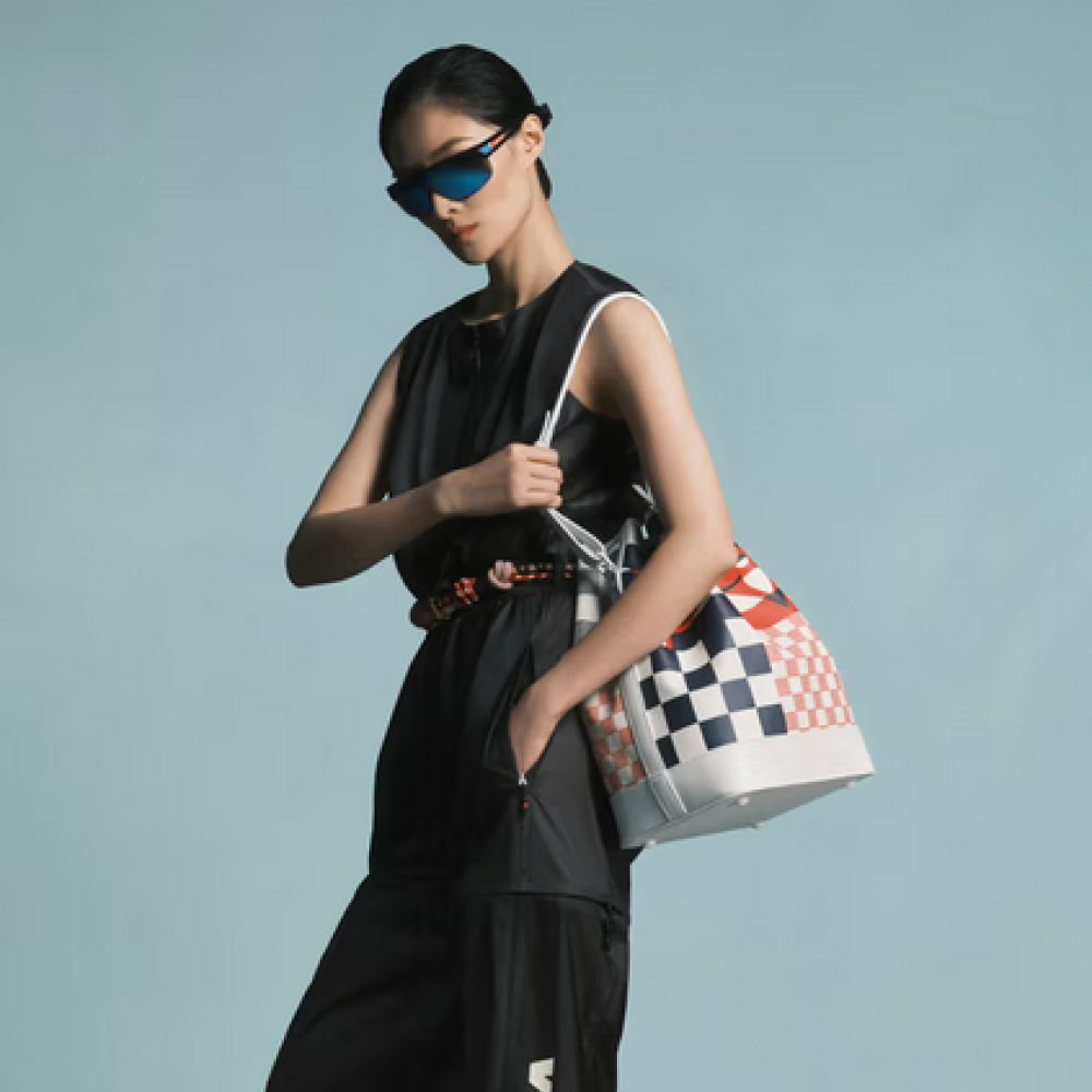 الأناقة حتى في الملابس الرياضية من Louis Vuitton