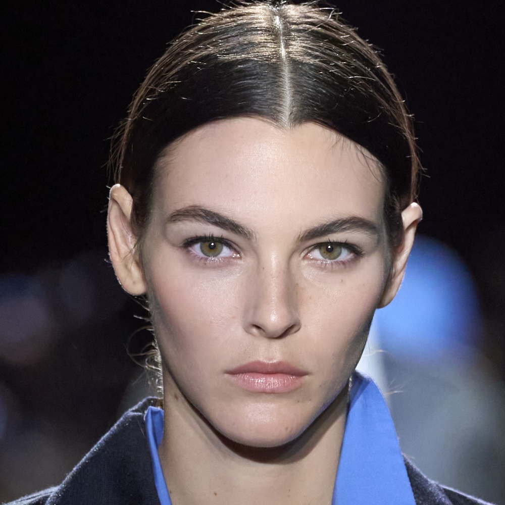 استمتعي بفوائد زيت اللوز الحلو لتعزيز نضارة وجمال بشرتكِ بشكل طبيعي في جميع الأوقات