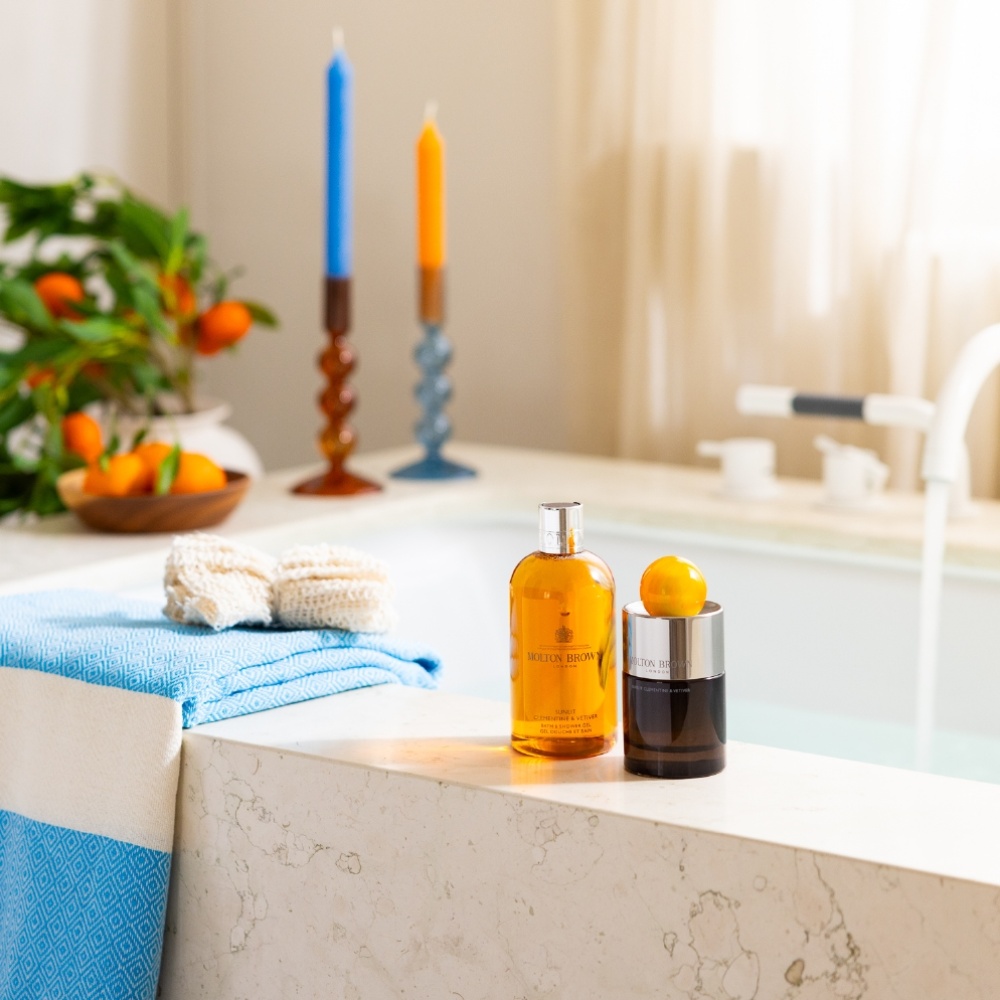 تشكيلة SUNLIT CLEMENTINE & VETIVER المثالية للصيف من MOLTON BROWN