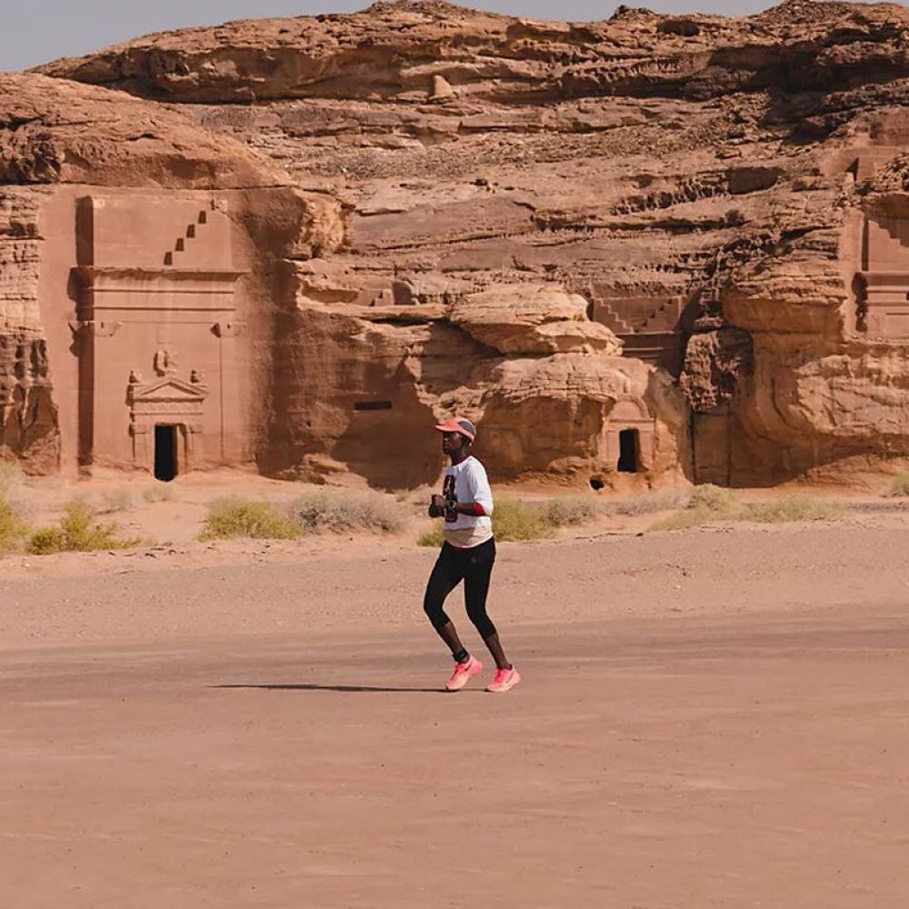 سباق لهيب العلا.. تجربة رياضية استثنائية بين أشهر معالم العلا