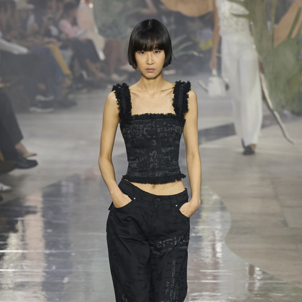 تنسيق البنطلون الواسع بشكل كلاسيكي من Shiatzy Chen