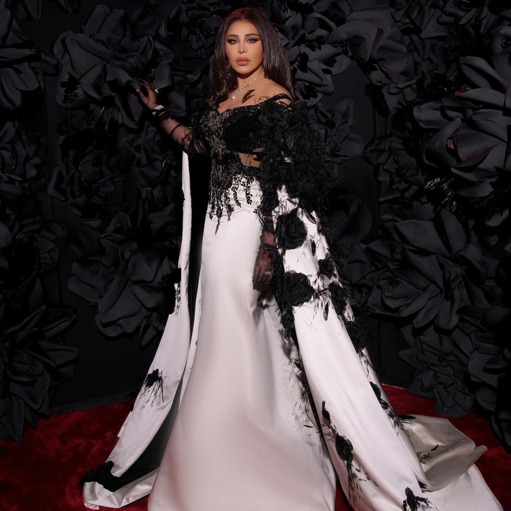 جلسة تصوير حديثة للفنانة أحلام 