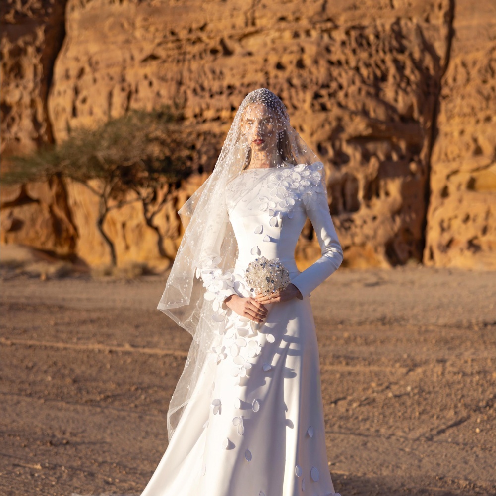 فستان زفاف رامي قاضي  مستوحى من العلا في السعودية