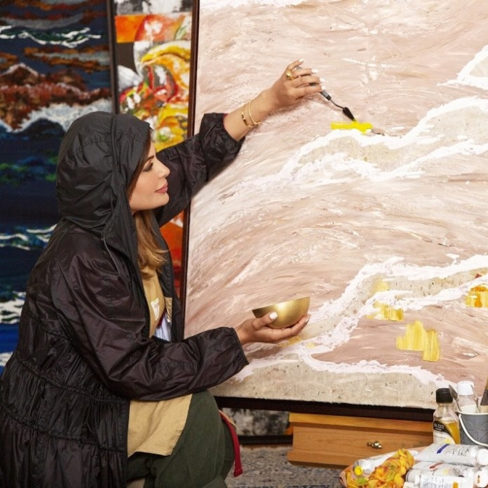 الفنانة مها المزروعي الصورة خاصة بمجلة هي من تصوير آندرو هايلز